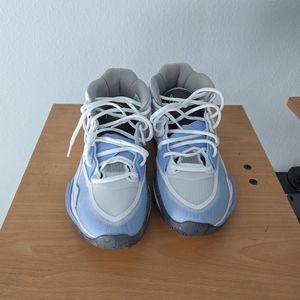 Nike Kyrie Infinity  basketball shoes Men's Size 9